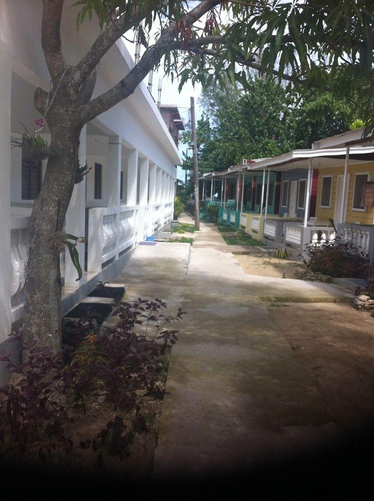 Roots Bamboo Beach Resort Negril Eksteriør bilde