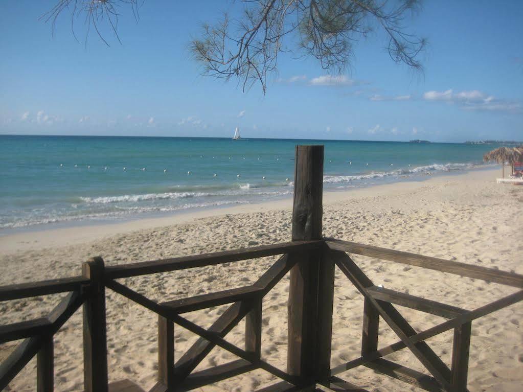 Roots Bamboo Beach Resort Negril Eksteriør bilde