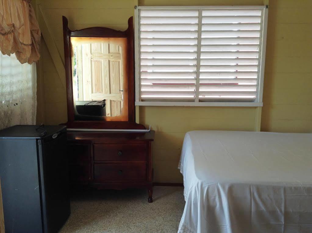 Roots Bamboo Beach Resort Negril Eksteriør bilde