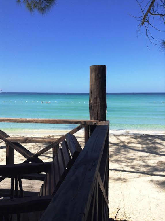 Roots Bamboo Beach Resort Negril Eksteriør bilde